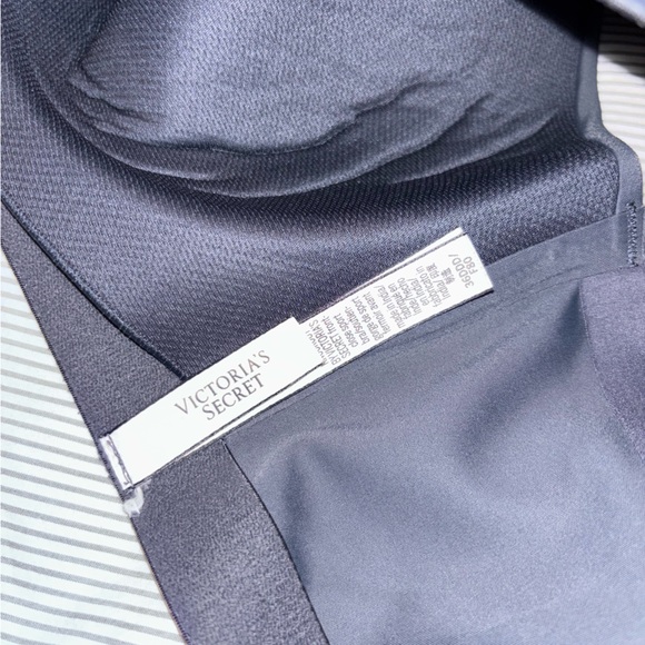 Victoria’s Secret Sports Bra - Picture 4 of 4